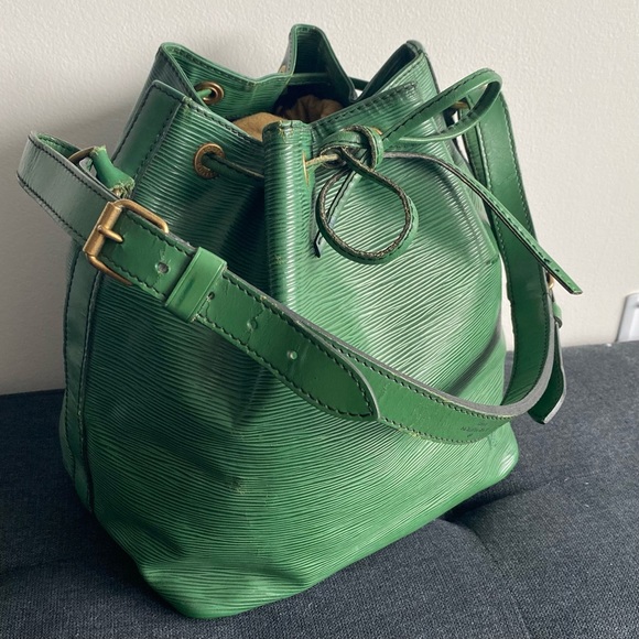 🔴SOLD on VC🔴 Louis Vuitton Petit Noé shoulder bag epi leather - Picture 4 of 14